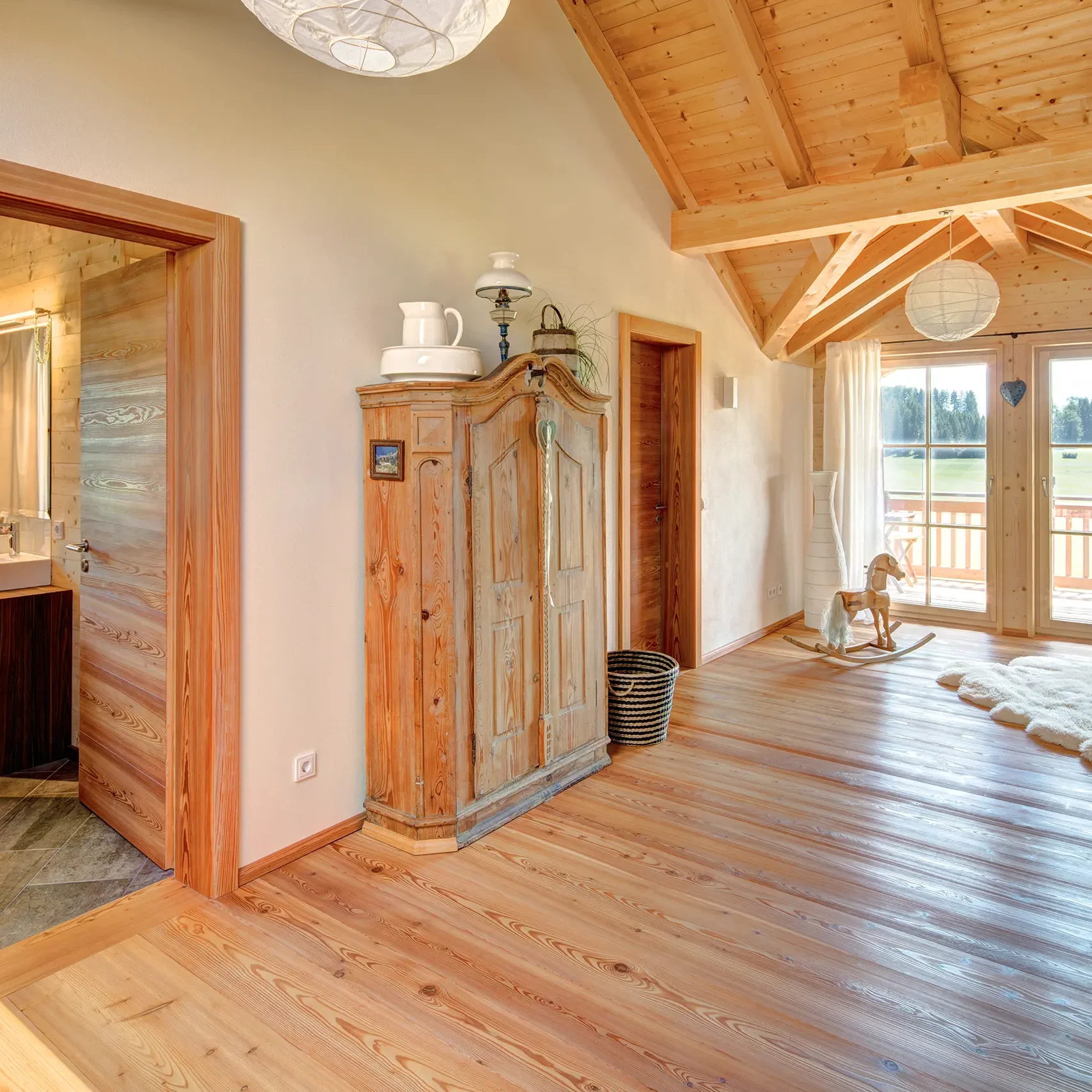 Wohnraum in einem Holzhaus
