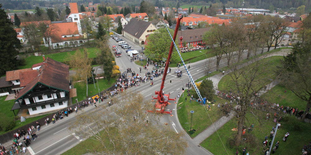 Maibaumaufstellung 2013 in Schongau