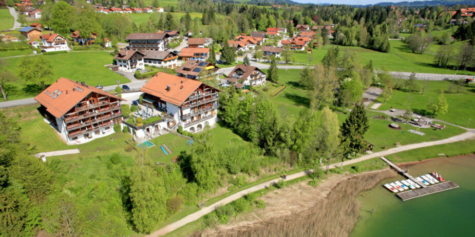 Luftaufnahme Hotel am Weissensee bei Füssen
