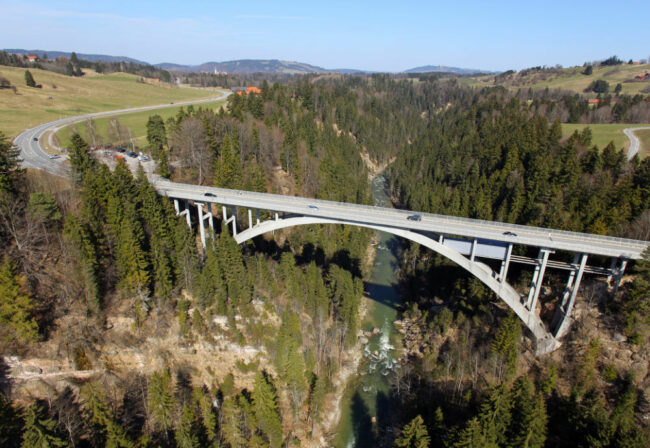 Luftaufnahme der Echelsbacher Brücke bei Rottenbuch