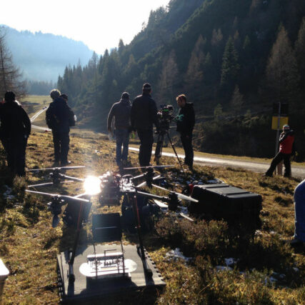 Dreharbeiten beim Bergdoktor mit Kameradrohne