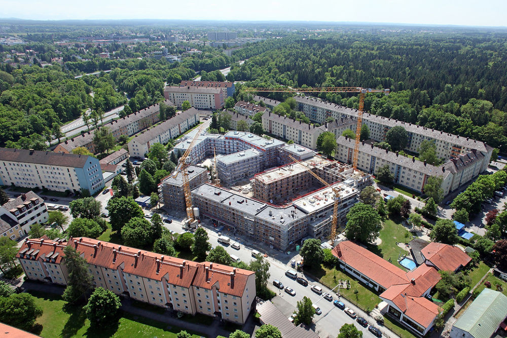 Luftaufnahmen von Hochbau in München