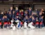 Eishockey Damenmannschaft ESC Lady Sharks Kempten beim Teamfoto mit Sonnenbrillen